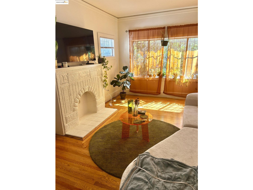 HUGE PRICE IMPROVEMENT. Well Kept Jewel in the heart of - photo 3