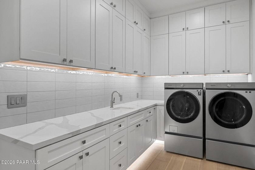 Extensively reimagined beginning in 2020, this modern luxury - photo 53