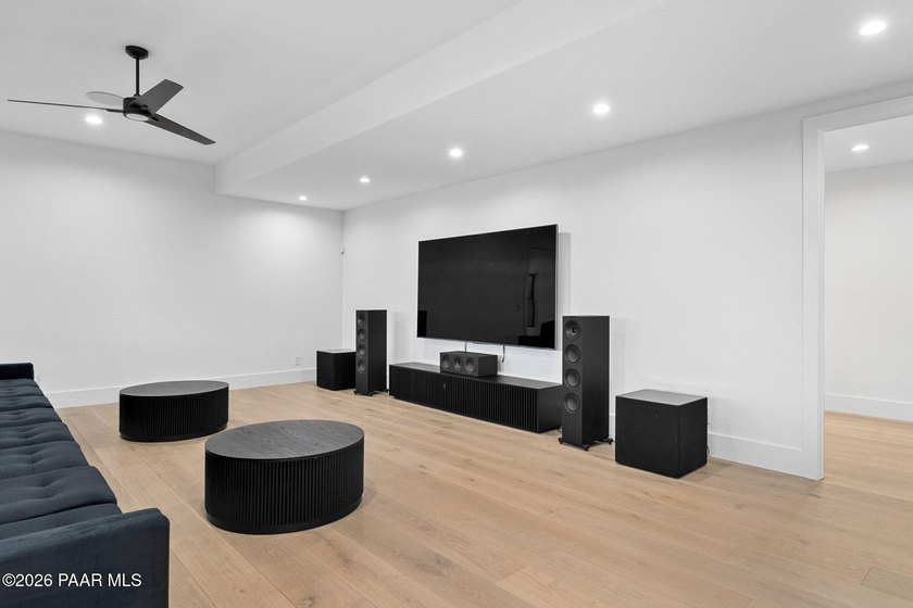 Extensively reimagined beginning in 2020, this modern luxury - photo 59