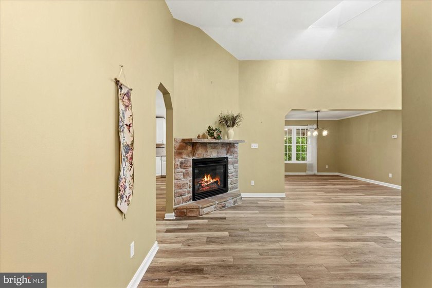 220 Creekside Drive in Lake of the Woods welcomes you! Location - photo 2