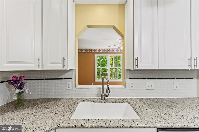 220 Creekside Drive in Lake of the Woods welcomes you! Location - photo 6