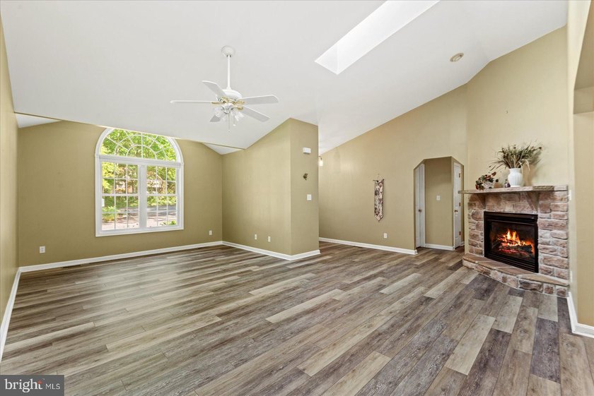 220 Creekside Drive in Lake of the Woods welcomes you! Location - photo 8