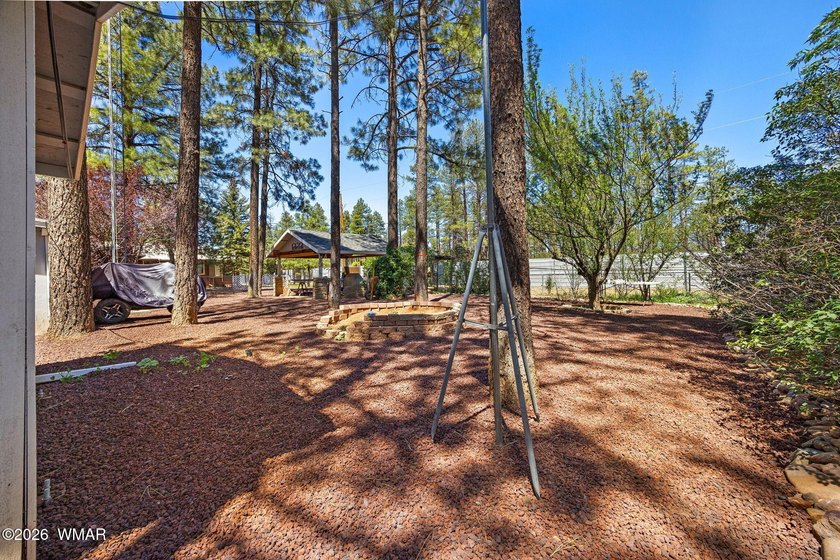 Spacious 3 bed/2 bath home, tucked away on a quiet street in the - photo 19