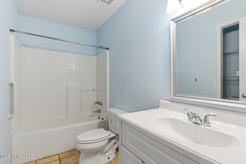 Don't miss your opportunity to own this charming 2-bedroom - photo 13