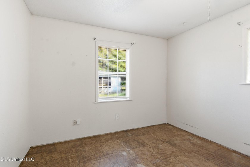 Don't miss your opportunity to own this charming 2-bedroom - photo 14