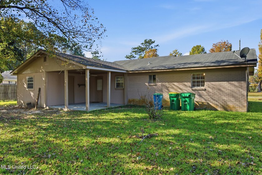 Don't miss your opportunity to own this charming 2-bedroom - photo 17