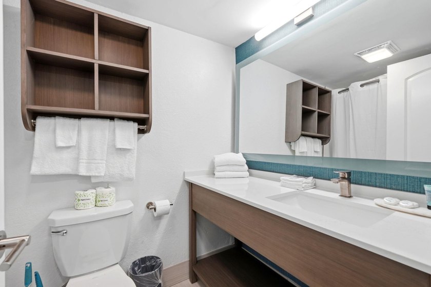 Compass Cove Unit 243 - Strong Investment Opportunity | - photo 7
