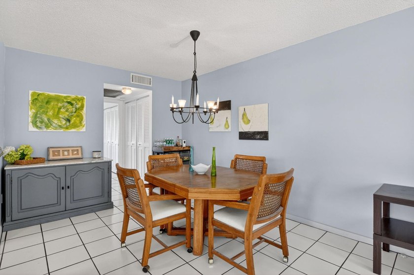 Bright and beautifully updated, this first-floor corner - photo 11