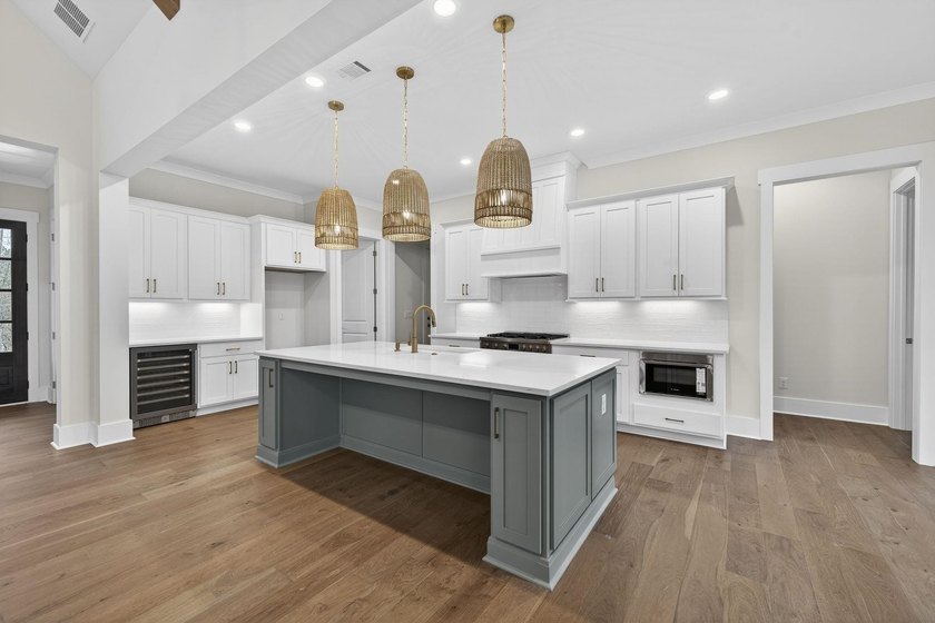 Discover luxury living in Harbor Club with this stunning new - photo 12