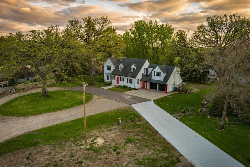 One of the largest lots in Fridley with an optional adjoining - photo 2