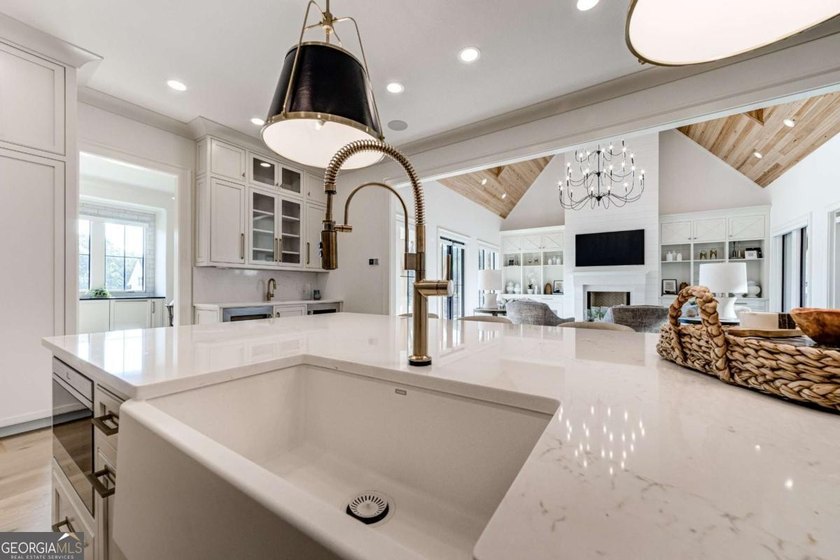 Luxury, Location and Lake Life - Perfected. Experience refined - photo 22