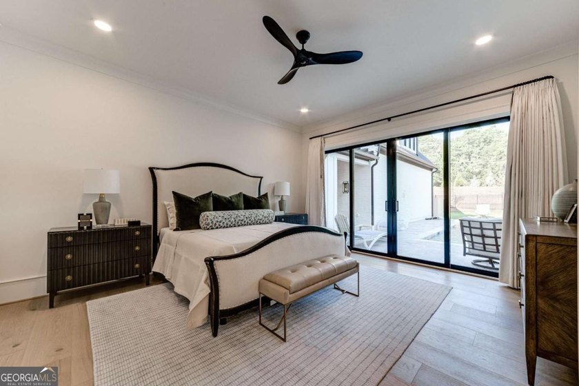 Luxury, Location and Lake Life - Perfected. Experience refined - photo 24