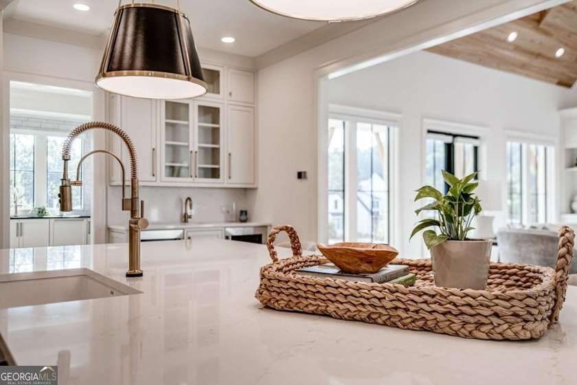 Luxury, Location and Lake Life - Perfected. Experience refined - photo 28