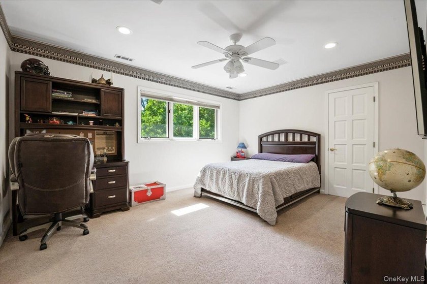 Welcome to 12 Ridge Ct, located in the heart of Old Brookville - photo 34