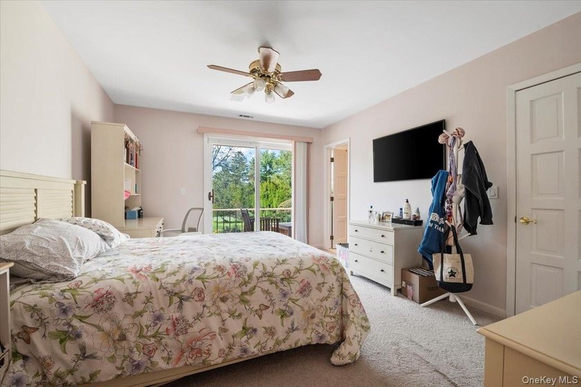 Welcome to 12 Ridge Ct, located in the heart of Old Brookville - photo 38