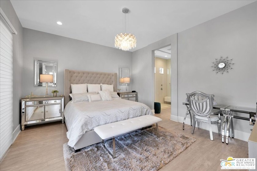 Extraordinary Entertainer's Retreat with Custom Spa &amp; Expansive - photo 18