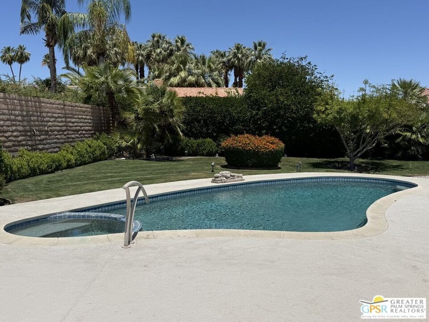 Views, Pool &amp; Classic Palm Springs Living! Nestled in the - photo 24