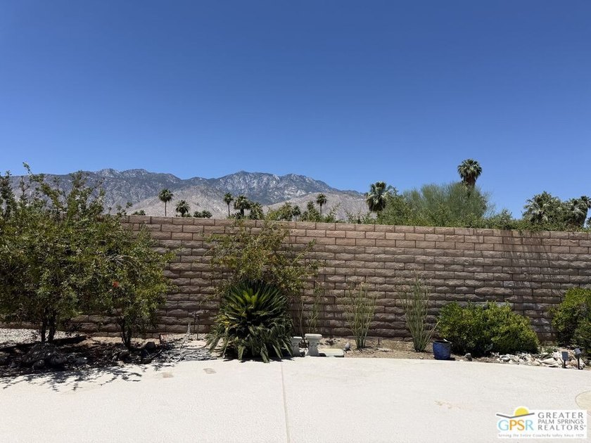 Views, Pool &amp; Classic Palm Springs Living! Nestled in the - photo 31