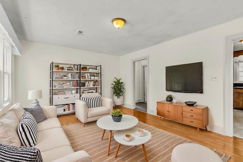 Investors take note! 5533 Read Street offers incredible value - photo 4