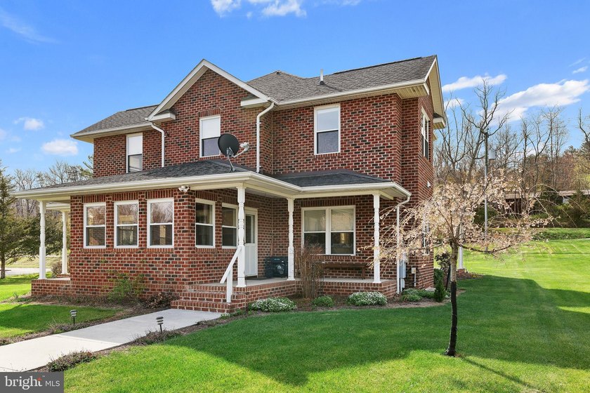 With a generous Price Adjustment, this beautiful custom-built - photo 4