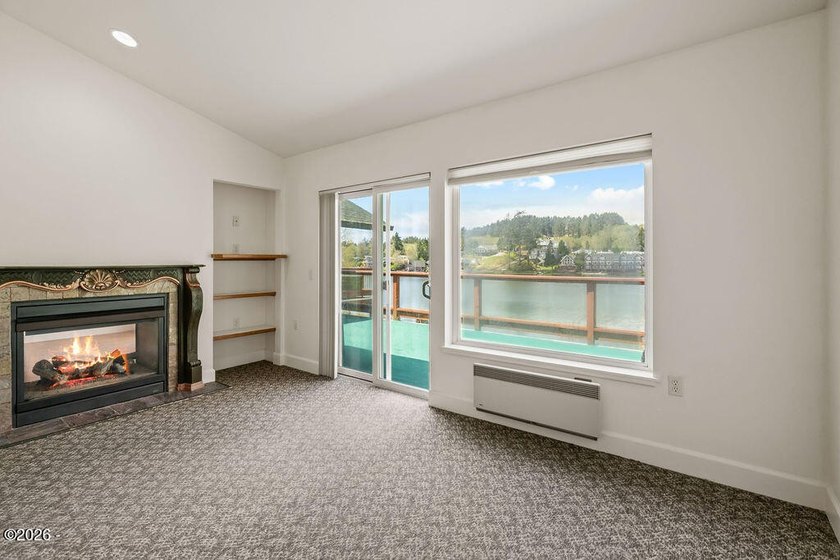 Hidden Cove Beckons - a rare 5 bedroom lakefront sanctuary where - photo 43