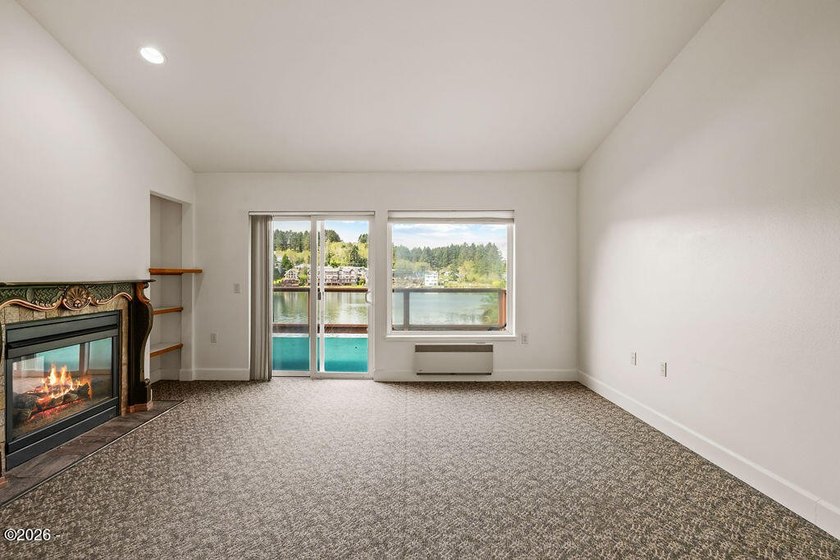 Hidden Cove Beckons - a rare 5 bedroom lakefront sanctuary where - photo 45