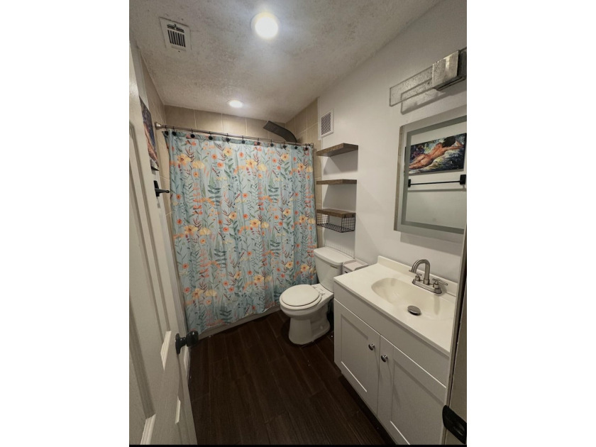 Charming 2-bedroom, 2-bath home in Port St. Lucie! This property - photo 5