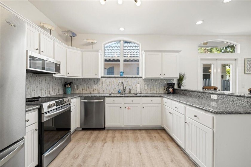 SELLER OFFERS $25K IN CONCESSIONS! Welcome to 15 Pearl Cove, a - photo 16