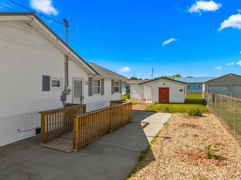 Welcome to 240 Coffman Rd in Bean Station, TN -- a rare - photo 25