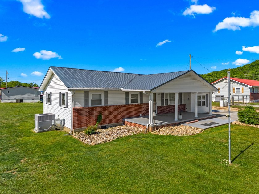 Welcome to 240 Coffman Rd in Bean Station, TN -- a rare - photo 34