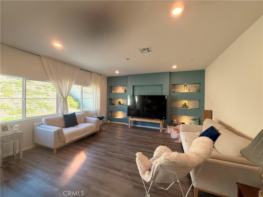 Modern Multigen Living at Its Finest! Step into this stunning - photo 3