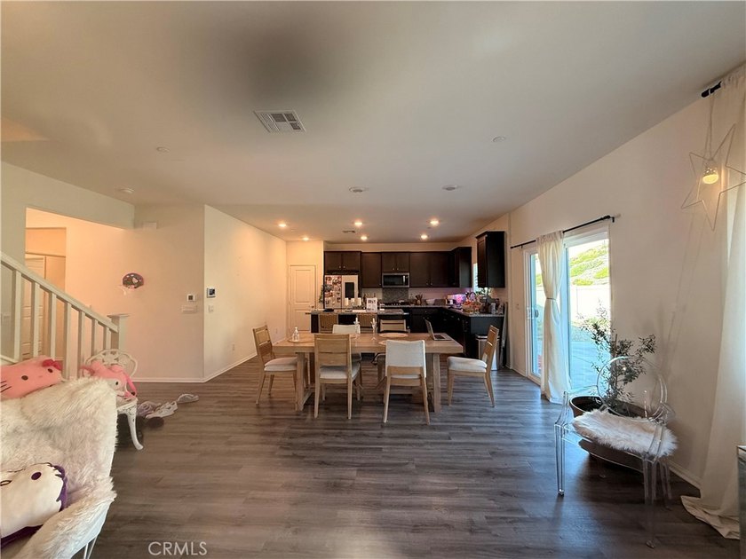 Modern Multigen Living at Its Finest! Step into this stunning - photo 4