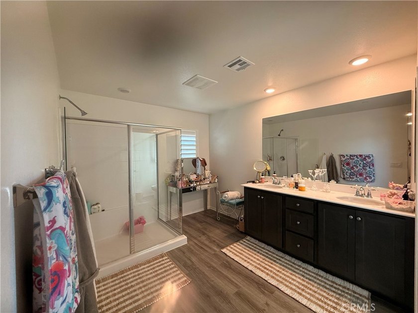 Modern Multigen Living at Its Finest! Step into this stunning - photo 6
