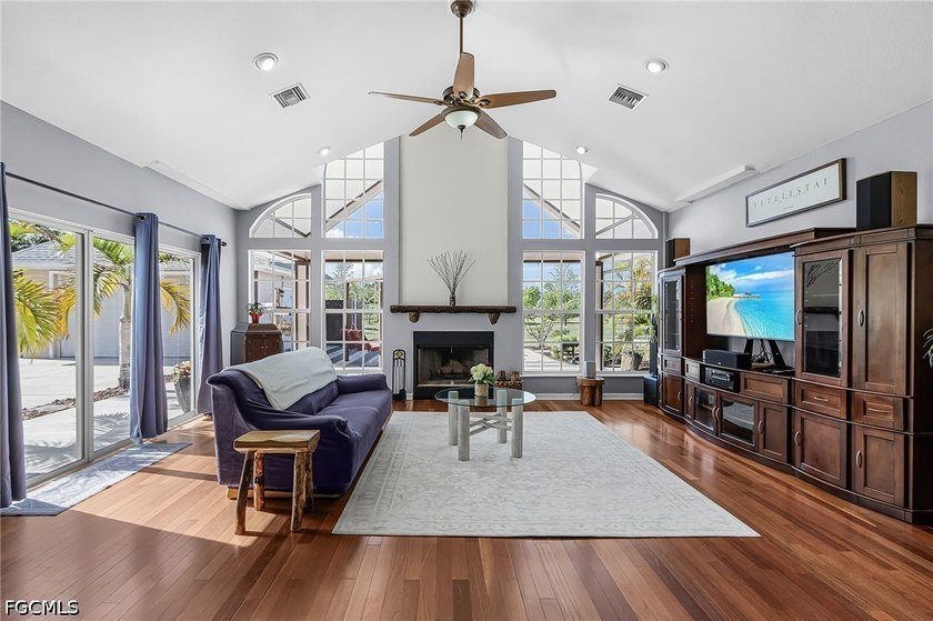 A rare opportunity to own your piece of paradise in the Colonial - photo 8