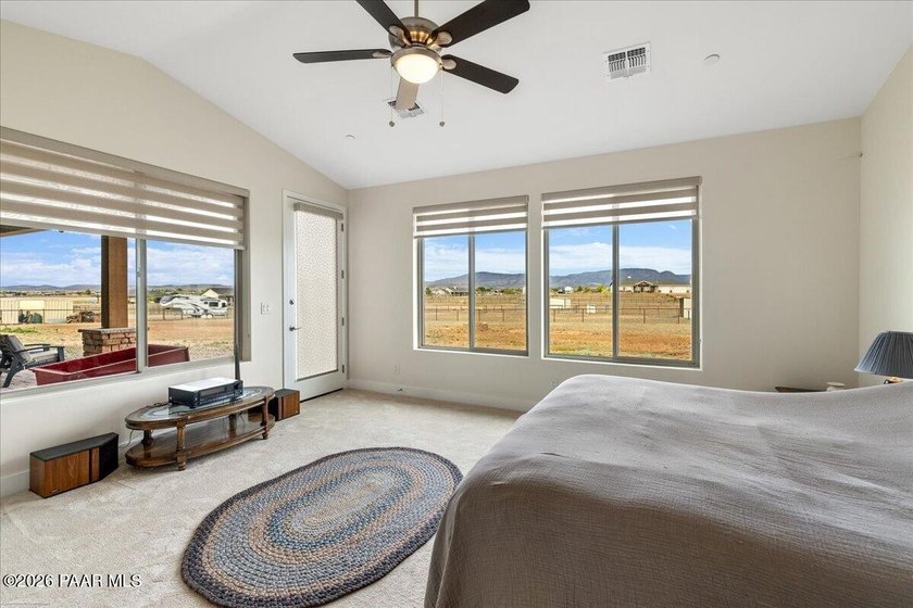 A dream property for the car enthusiast, toy collector, or RV - photo 17