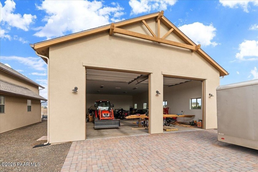 A dream property for the car enthusiast, toy collector, or RV - photo 38