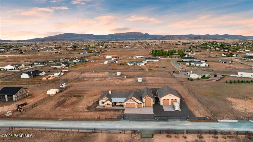 A dream property for the car enthusiast, toy collector, or RV - photo 46