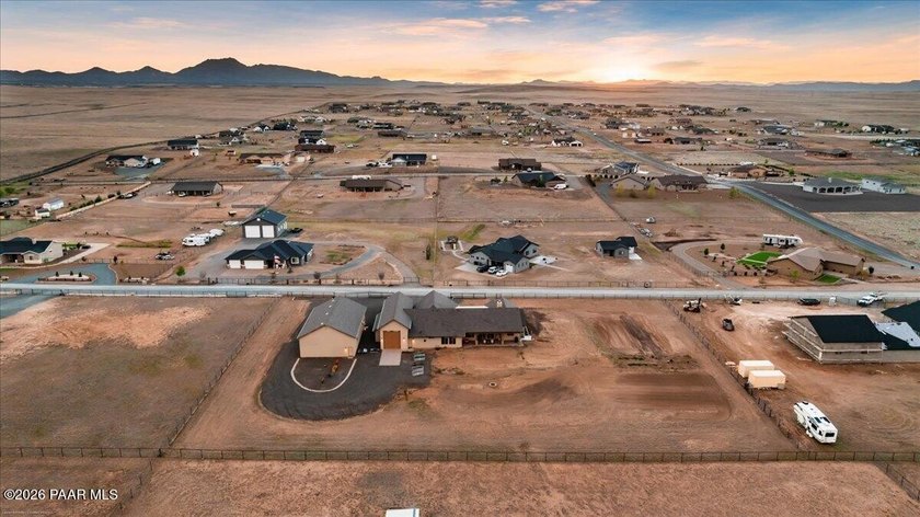 A dream property for the car enthusiast, toy collector, or RV - photo 47