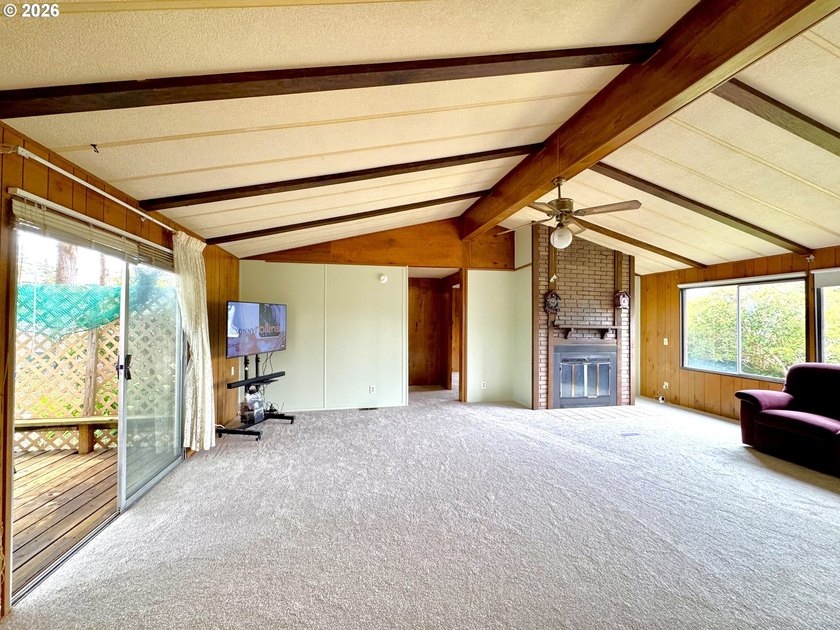 OCEAN PEAK, WALK-TO-THE-BEACH Coastal Retreat on .19 Acres - photo 6