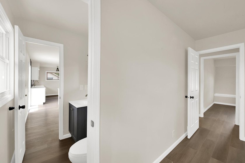 Come see this beautifully updated 3-bedroom, 2.5-bath home - photo 11