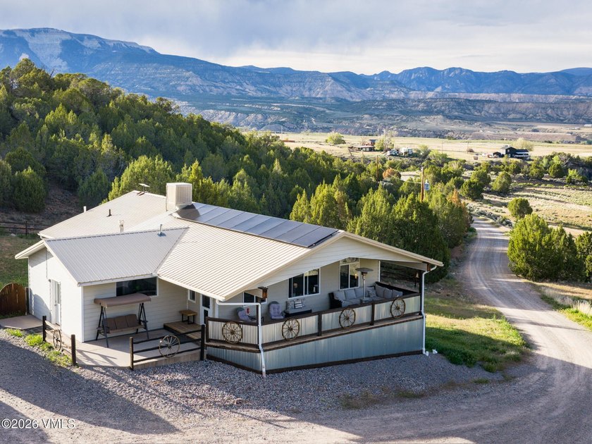 Get out that ''Dream Check List'' of yours as this 4 bed/3 - photo 2
