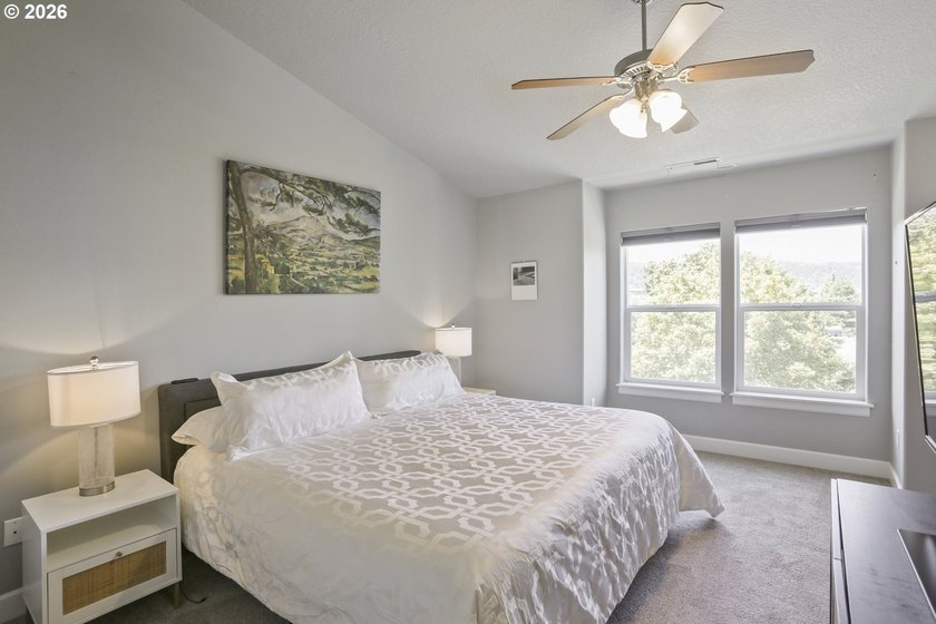 Nestled in the heart of beautiful Cathedral Park in the vibrant - photo 14