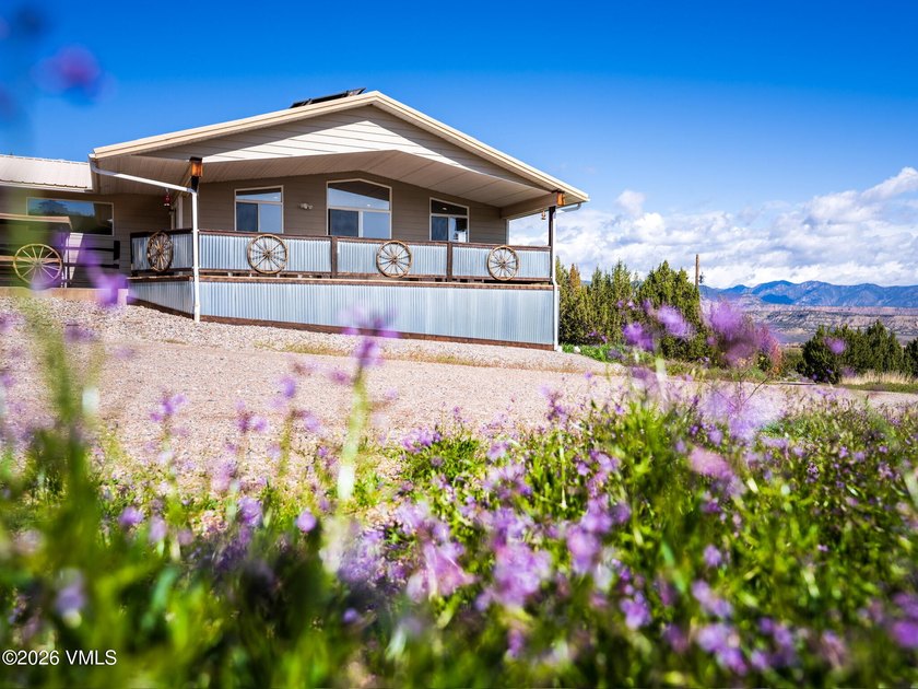 Get out that ''Dream Check List'' of yours as this 4 bed/3 - photo 4