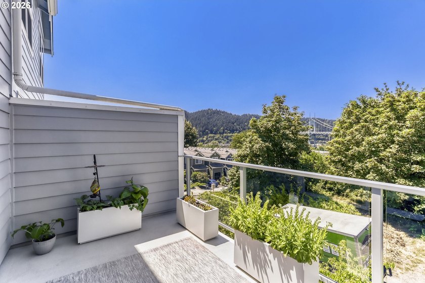 Nestled in the heart of beautiful Cathedral Park in the vibrant - photo 21