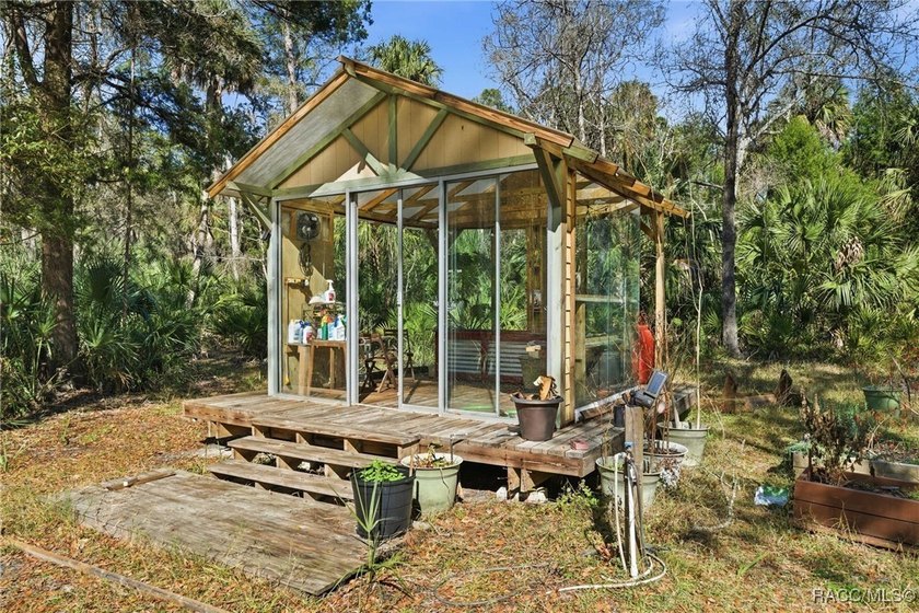 Architecturally distinctive cedar-sided post-and-beam home - photo 30