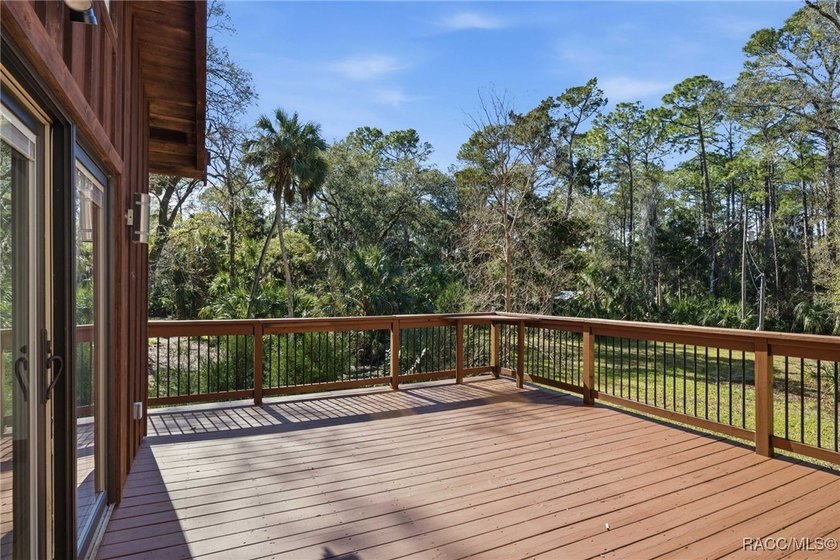 Architecturally distinctive cedar-sided post-and-beam home - photo 37