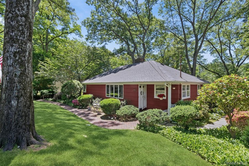 Charming ranch on half acre in Harborfields school district. 3 - photo 4