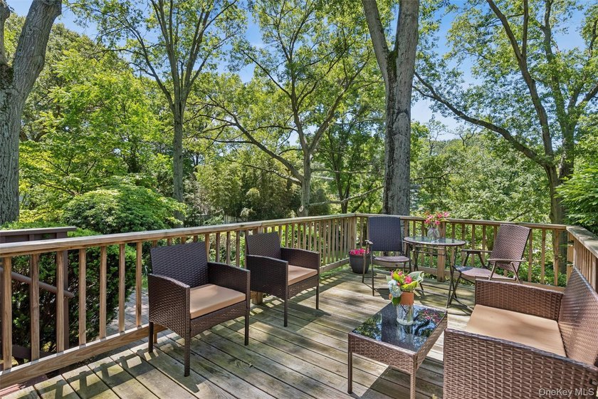 Charming ranch on half acre in Harborfields school district. 3 - photo 9