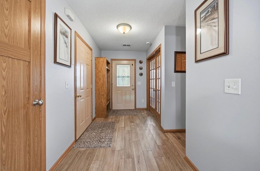 Beautiful One-Level Living at its finest...Spacious 2 Bedroom 2 - photo 9