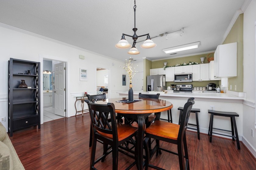Well maintained second floor furnished two bedroom two bath unit - photo 3
